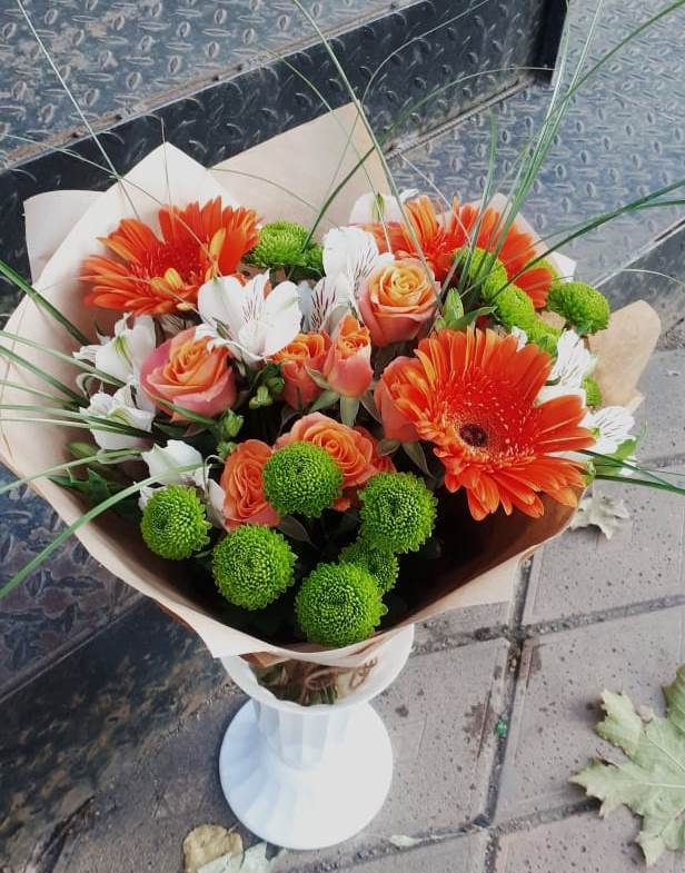 Букет цветов из: Герберы, Хризантемы, Альстромерии и Розы в Малых Дербетах