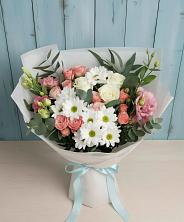 Букет цветов из:  Розы, Лизиантусы и Хризантемы в Малых Дербетах
