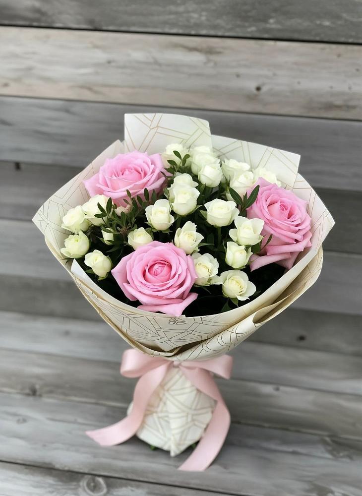 Букет цветов из: Розы в Малых Дербетах