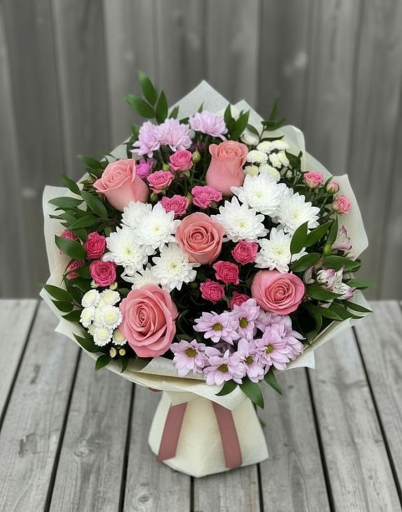 Букет цветов из: Альстромерии, Гвоздики, Розы и Хризантемы в Малых Дербетах