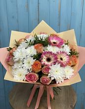 Букет цветов из:  Розы, Герберы и Хризантемы в Малых Дербетах