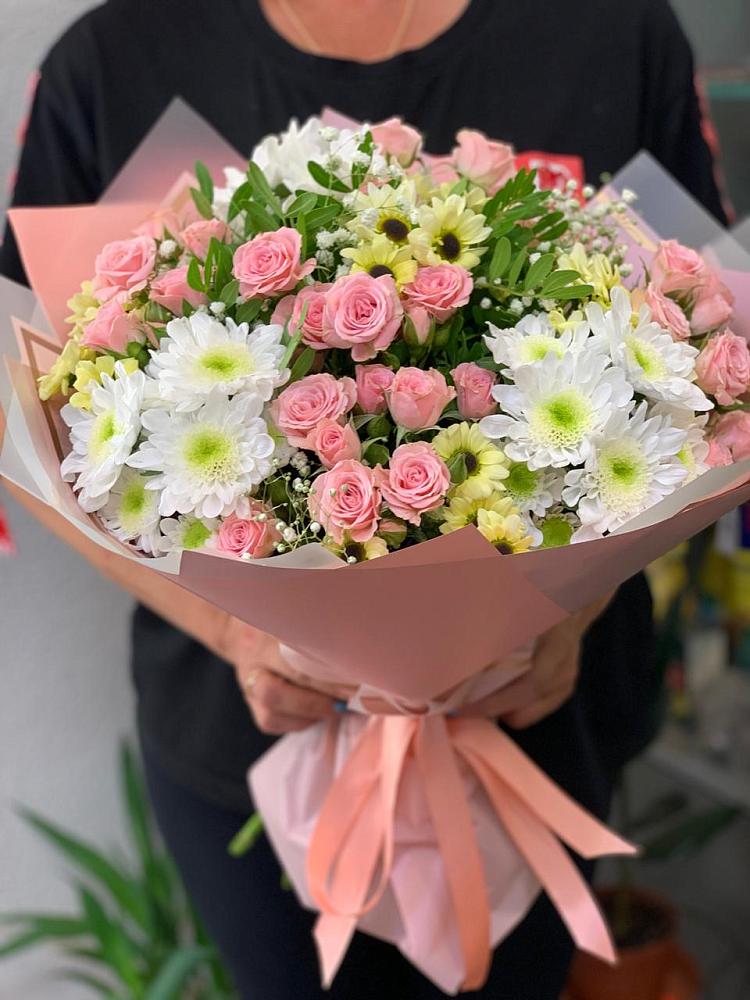 Букет цветов из: Розы и Хризантемы в Малых Дербетах