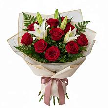 Букет цветов из:  Лилии и Розы в Малых Дербетах