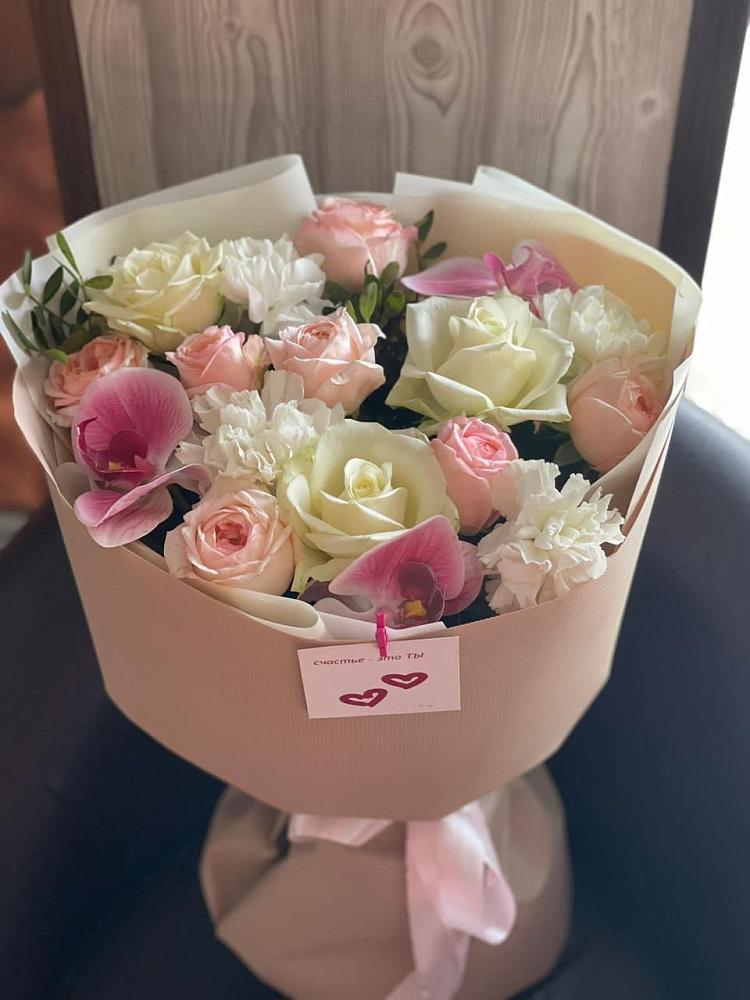 Букет цветов из: Орхидеи, Розы и Гвоздики в Малых Дербетах