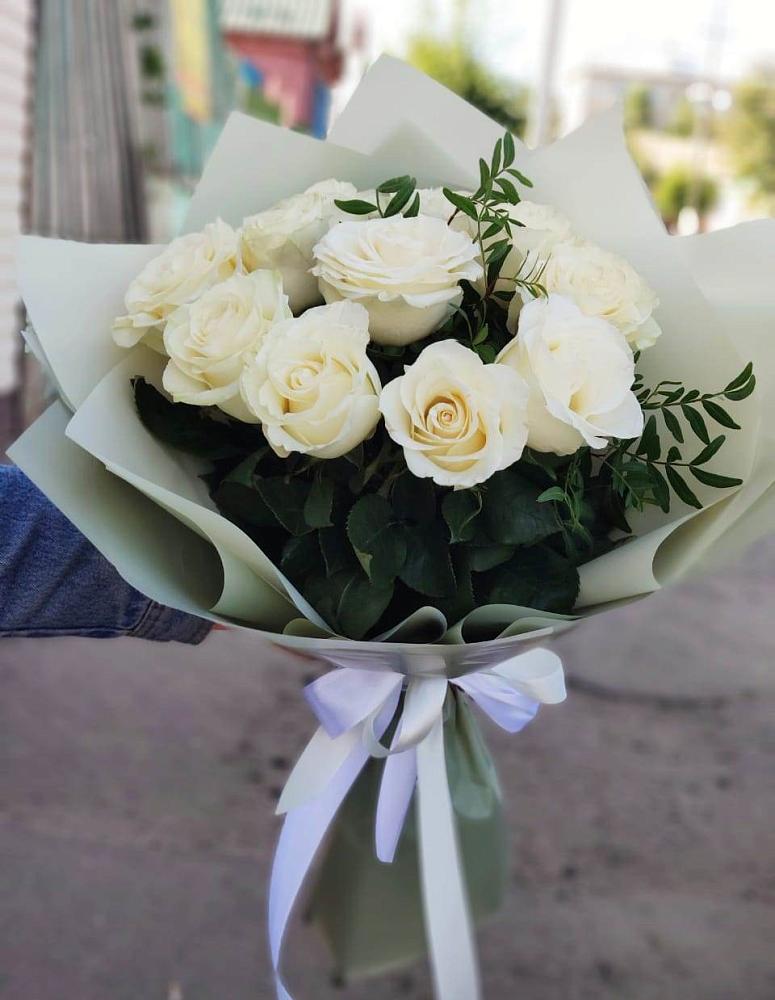 Букет Белые розы Проуд в Малых Дербетах