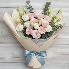 Букет цветов из:  Лизиантусы в Малых Дербетах