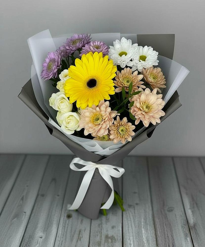 Букет цветов из: Розы, Герберы и Хризантемы в Малых Дербетах