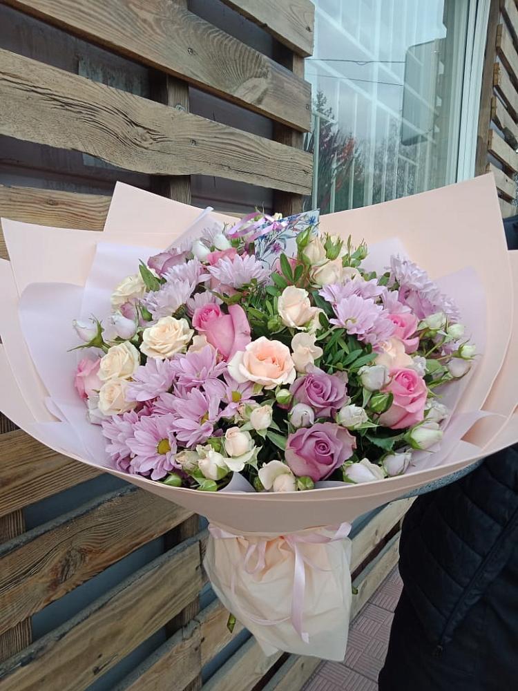 Букет цветов из: Розы и Хризантемы в Малых Дербетах