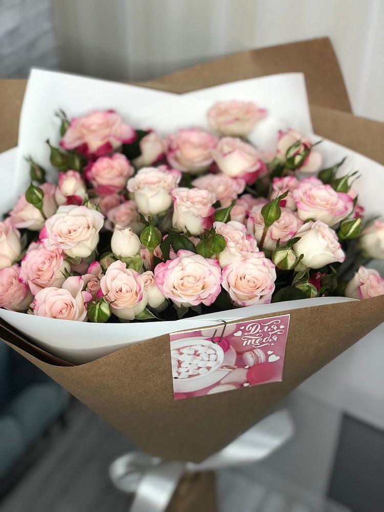 Букет цветов из: Розы в Малых Дербетах