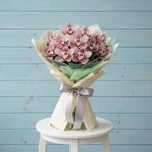 Букет цветов из:  Орхидеи и Розы #REPLACE_PRED# Малых Дербетах