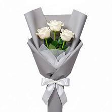 Букет 3 белые розы в Малых Дербетах