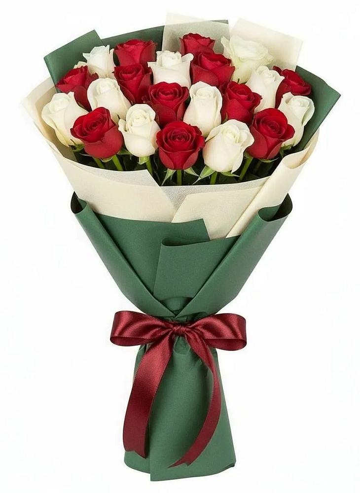 Букет Микс из красных и белых роз в Малых Дербетах