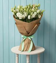 Букет цветов из:  Лизиантусы в Малых Дербетах