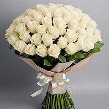 Букет 101 беля роза Белоснежка в Малых Дербетах