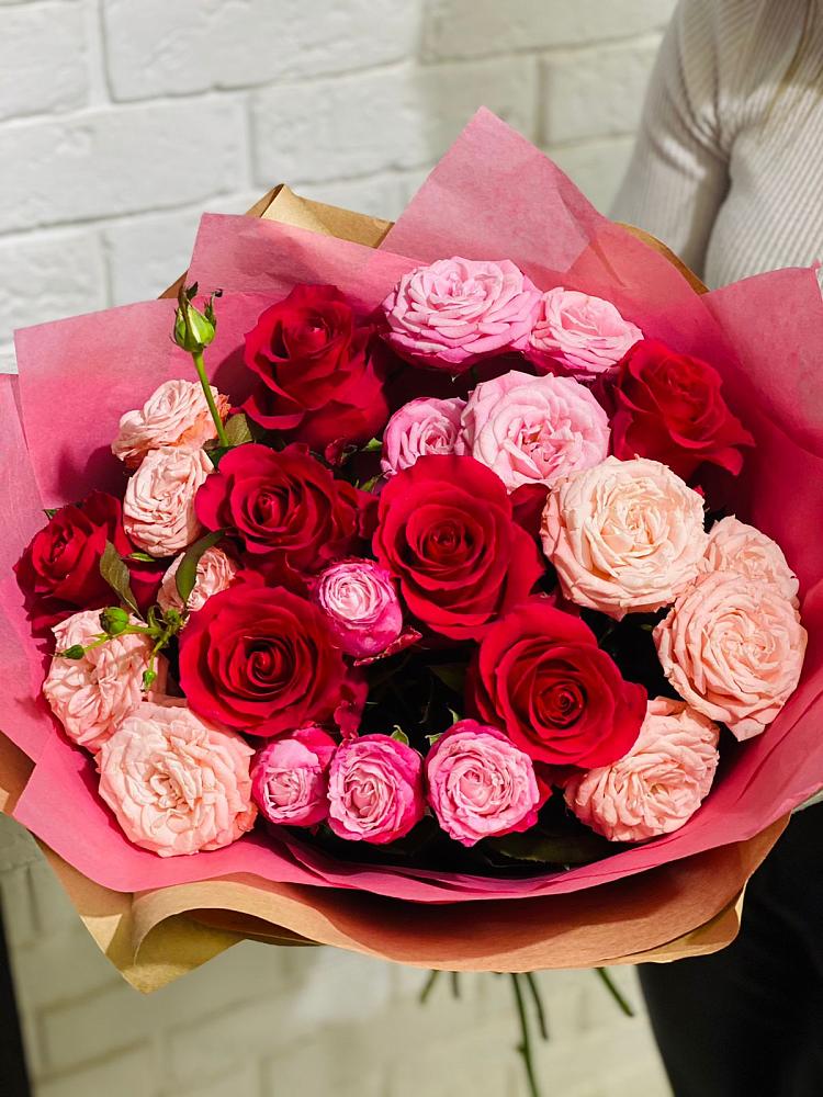 Букет цветов из: Розы в Малых Дербетах