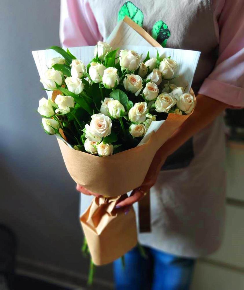 Букет цветов из: Розы в Малых Дербетах
