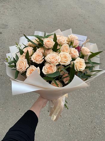 Букет Кремовые розы Латте в Малых Дербетах