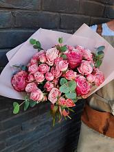 Букет розы в пальмах в Малых Дербетах Букет цветов из: Розы в Малых Дербетах