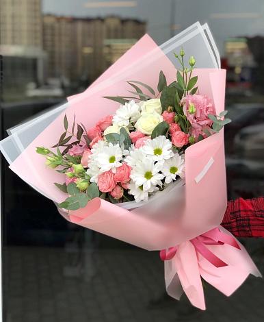 Букет цветов из: Розы, Лизиантусы и Хризантемы в Малых Дербетах